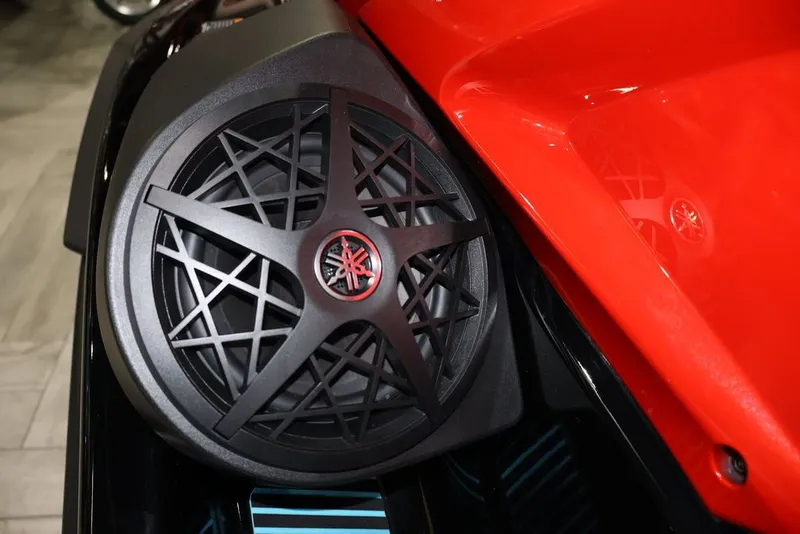 Slide: The Image of Yamaha VX® Deluxe with Audio 2026 - 11