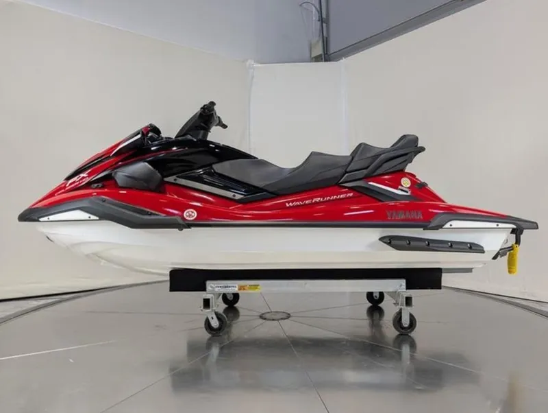 Slide: The Image of Yamaha FX Cruiser® HO 2026 - 3