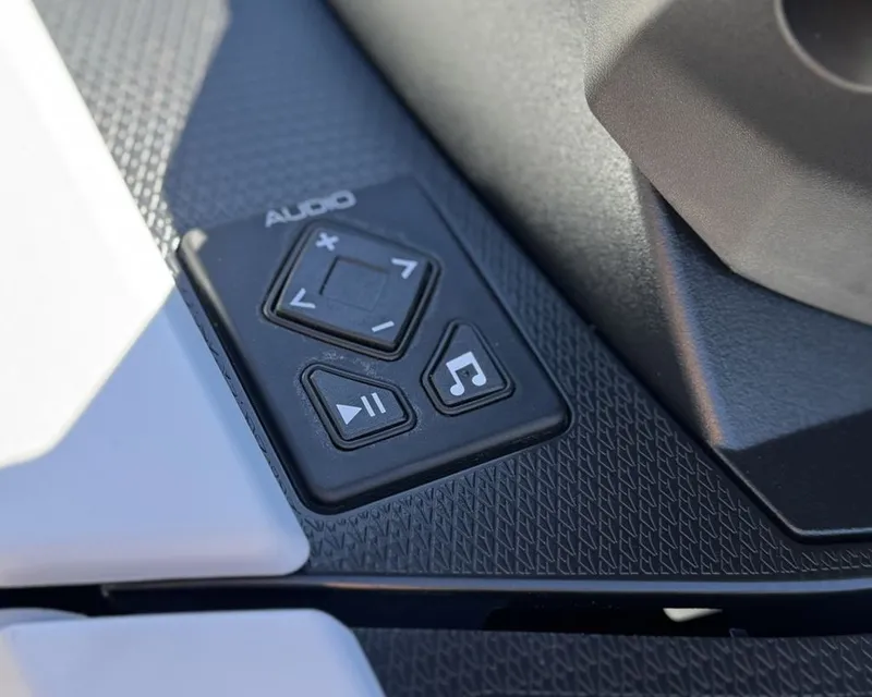 Slide: The Image of Yamaha VX Cruiser® HO with Audio 2026 - 9