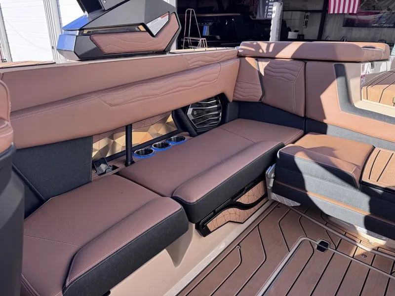 Slide: The Image of Nautique Super Air Nautique G23 2026 - 10