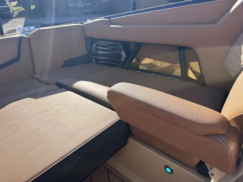 Slide: The Image of Nautique Super Air Nautique G23 2026 - 13