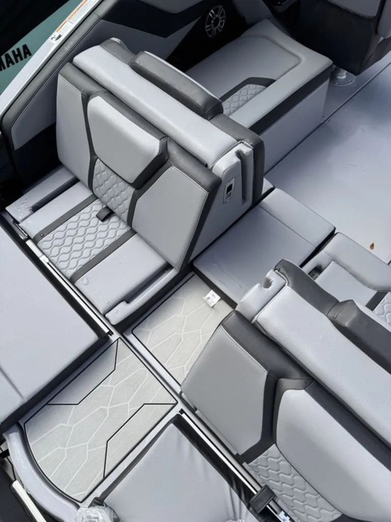 Slide: The Image of Yamaha 255XD 2026 - 10