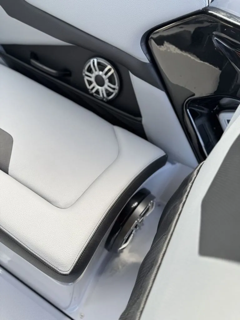 Slide: The Image of Yamaha 255XD 2026 - 15