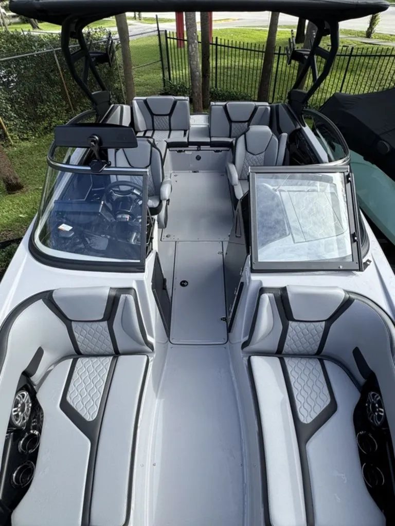 Slide: The Image of Yamaha 255XD 2026 - 35