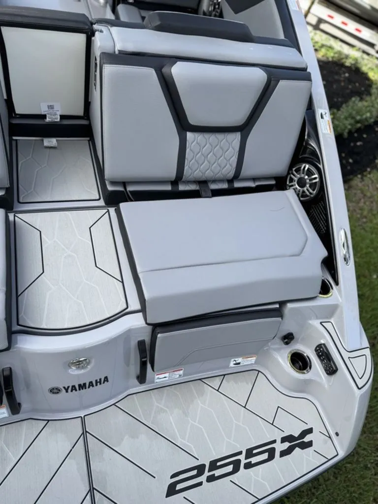 Slide: The Image of Yamaha 255XD 2026 - 8