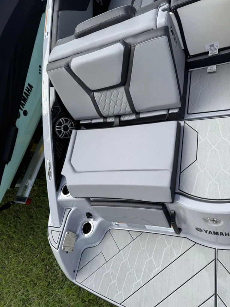 Slide: The Image of Yamaha 255XD 2026 - 9