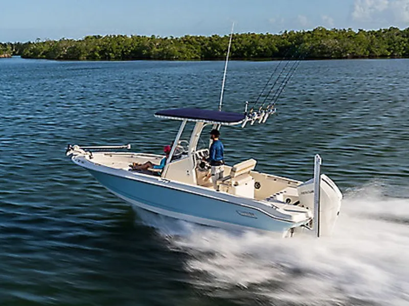 Slide: The Image of Boston Whaler 220 Dauntless 2023 - 0
