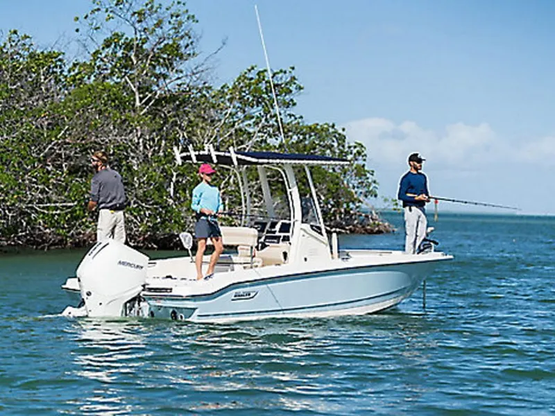 Slide: The Image of Boston Whaler 220 Dauntless 2023 - 2