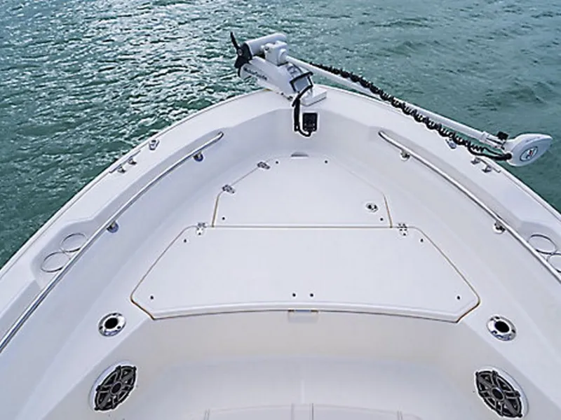Slide: The Image of Boston Whaler 220 Dauntless 2023 - 4