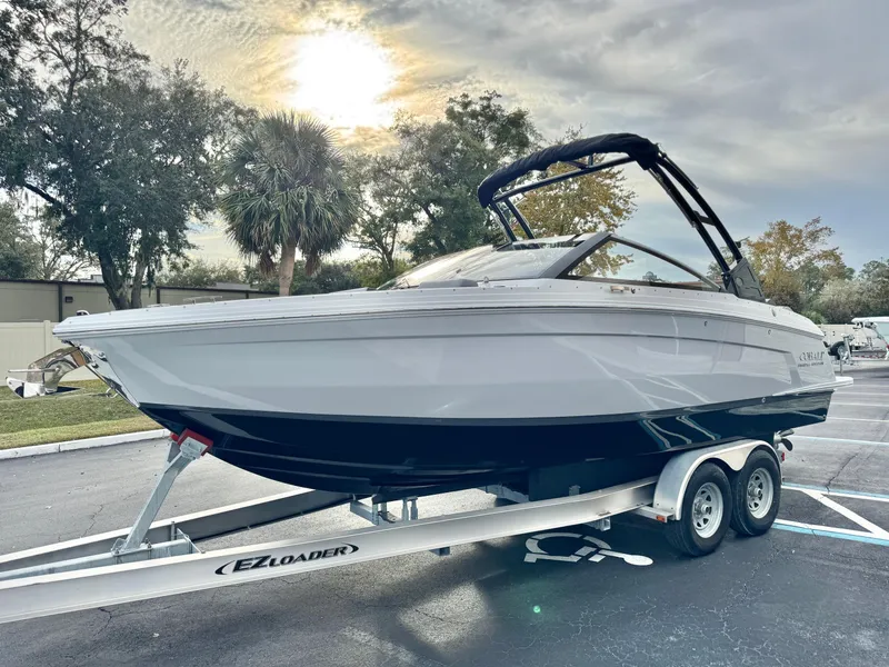 Slide: The Image of Cobalt R6 Outboard 2025 - 11