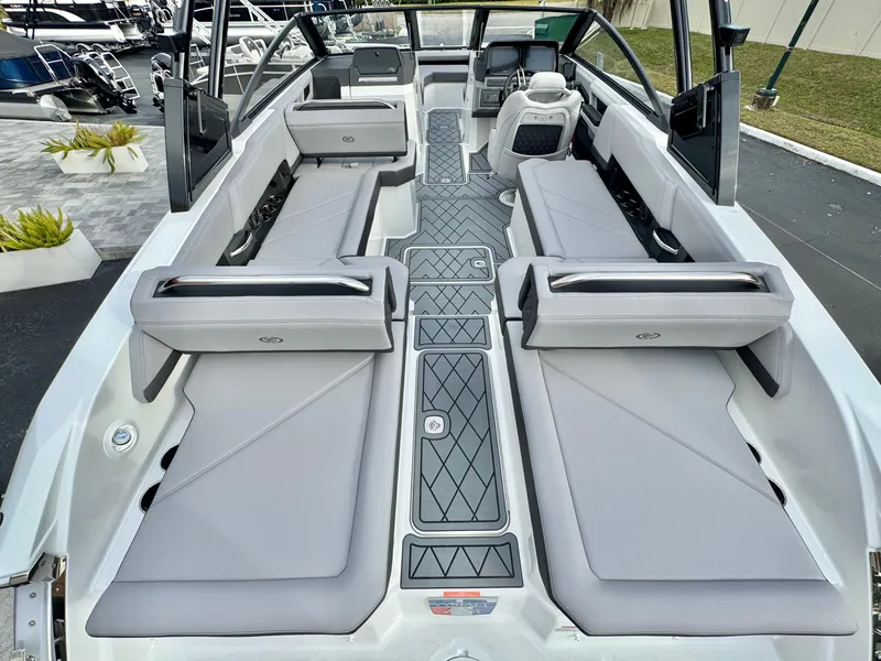 Slide: The Image of Cobalt R6 Outboard 2025 - 13