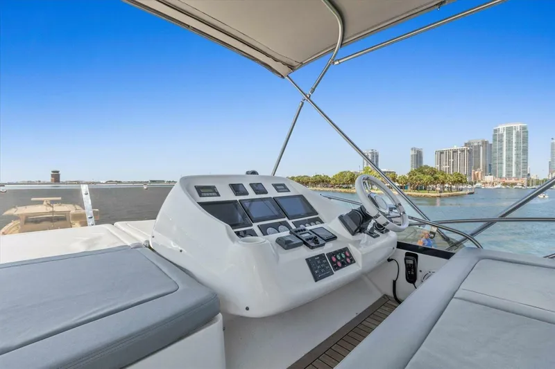 Slide: The Image of Sunseeker Manhattan 52 yacht interior with city skyline view, 2009 model. - 51
