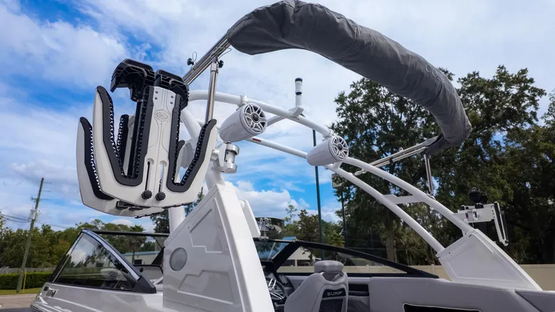 Slide: The Image of Cobalt R6 Surf 2026 - 5