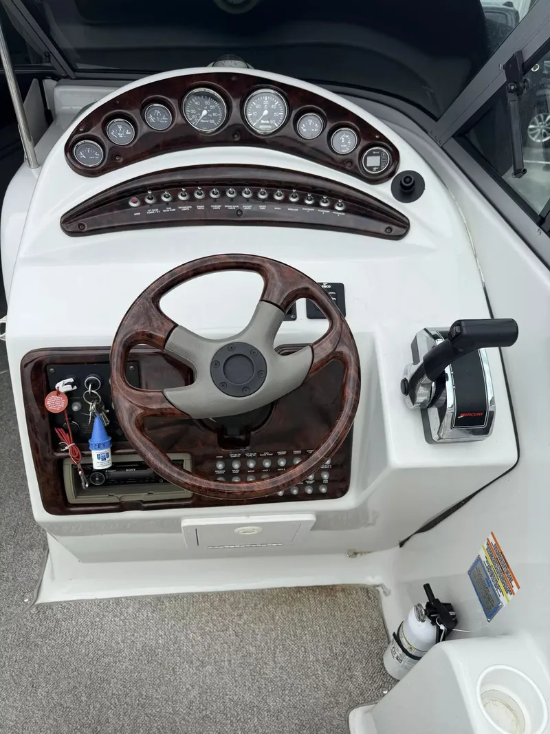 Slide: The Image of Crownline Boats 288BR 2005 - 11