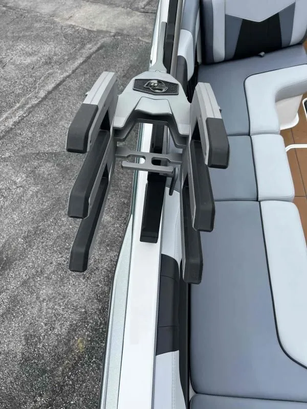 Slide: The Image of Malibu Wakesetter 24MXZ 2024 - 12