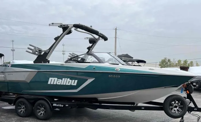 Slide: The Image of Malibu Wakesetter 24MXZ 2024 - 4