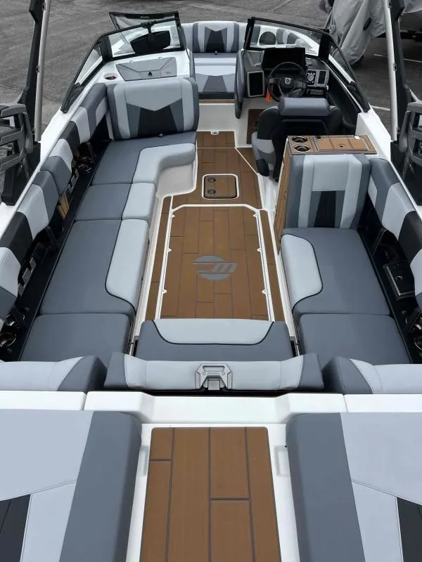 Slide: The Image of Malibu Wakesetter 24MXZ 2024 - 6