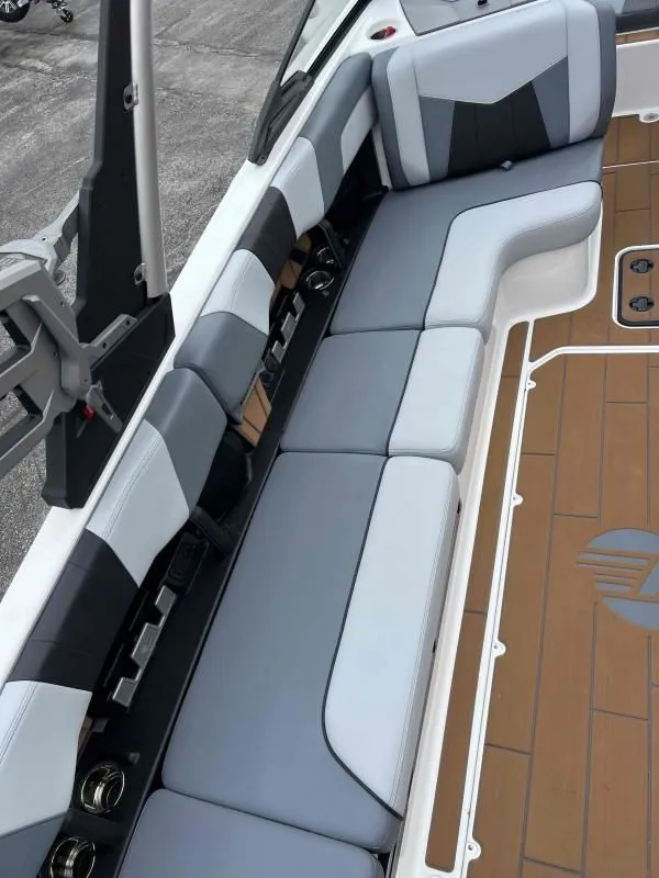 Slide: The Image of Malibu Wakesetter 24MXZ 2024 - 7