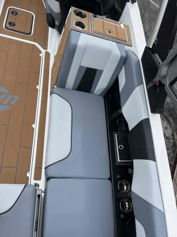 Slide: The Image of Malibu Wakesetter 24MXZ 2024 - 8