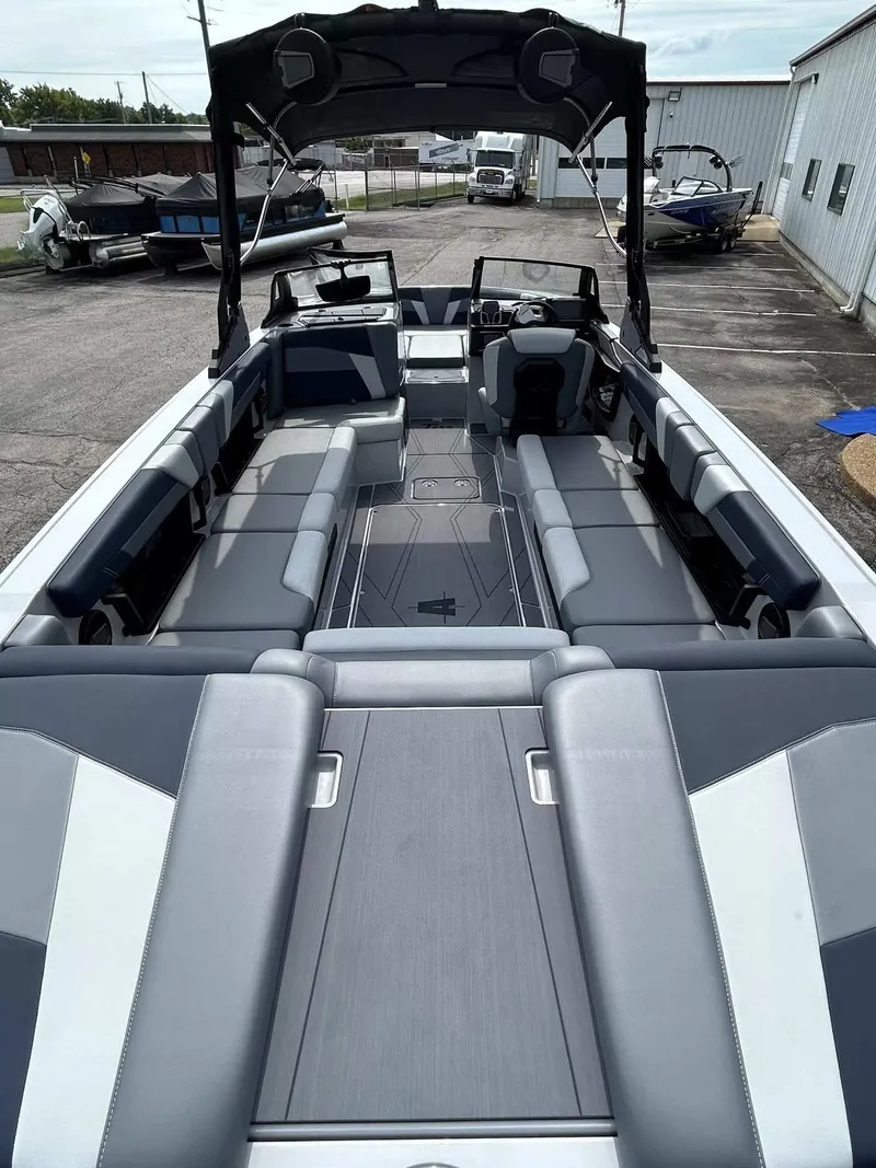 Slide: The Image of Axis T250 2026 - 17