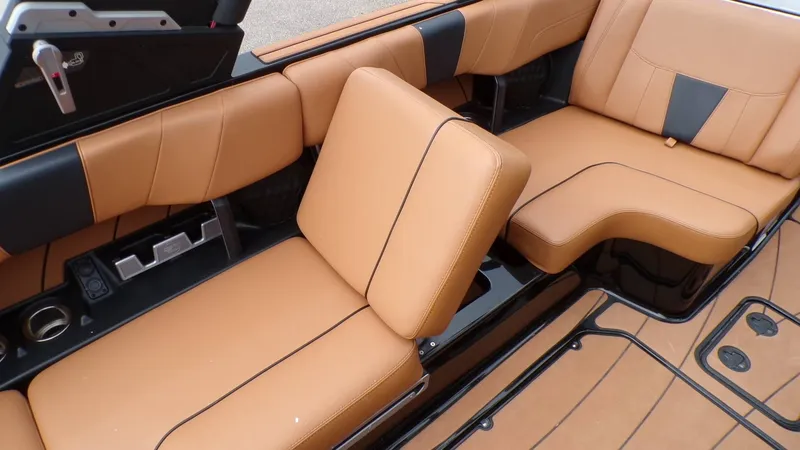 Slide: The Image of Malibu Wakesetter 23 LSV 2023 - 10