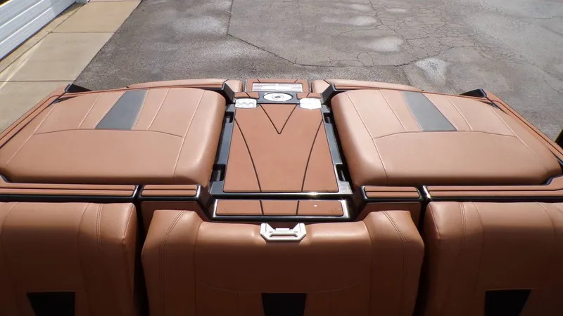 Slide: The Image of Malibu Wakesetter 23 LSV 2023 - 12