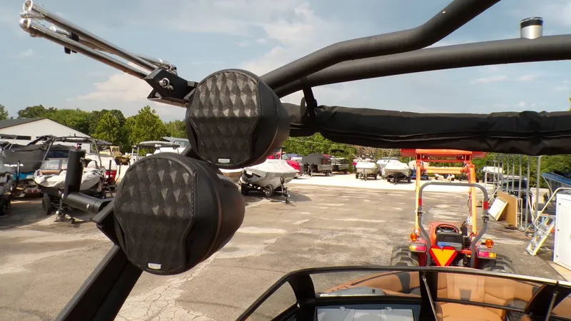 Slide: The Image of Malibu Wakesetter 23 LSV 2023 - 13