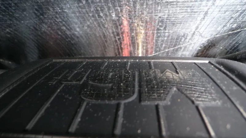 Slide: The Image of Malibu Wakesetter 23 LSV 2023 - 16