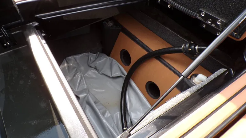 Slide: The Image of Malibu Wakesetter 23 LSV 2023 - 18