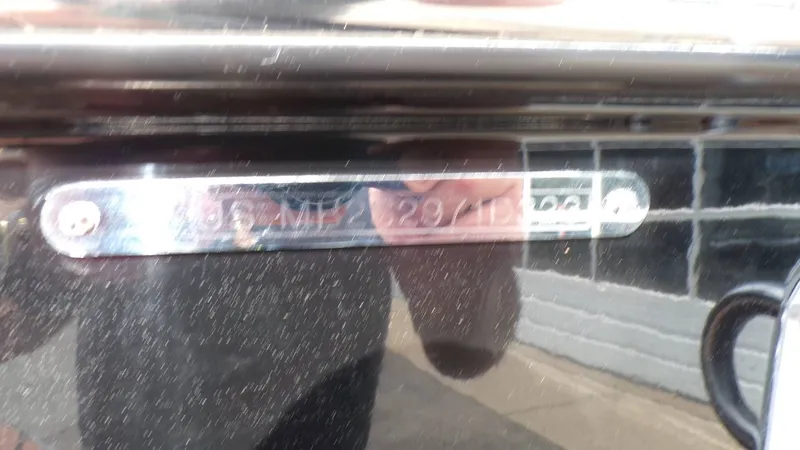 Slide: The Image of Malibu Wakesetter 23 LSV 2023 - 19