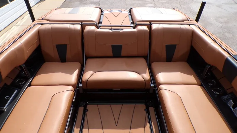 Slide: The Image of Malibu Wakesetter 23 LSV 2023 - 8