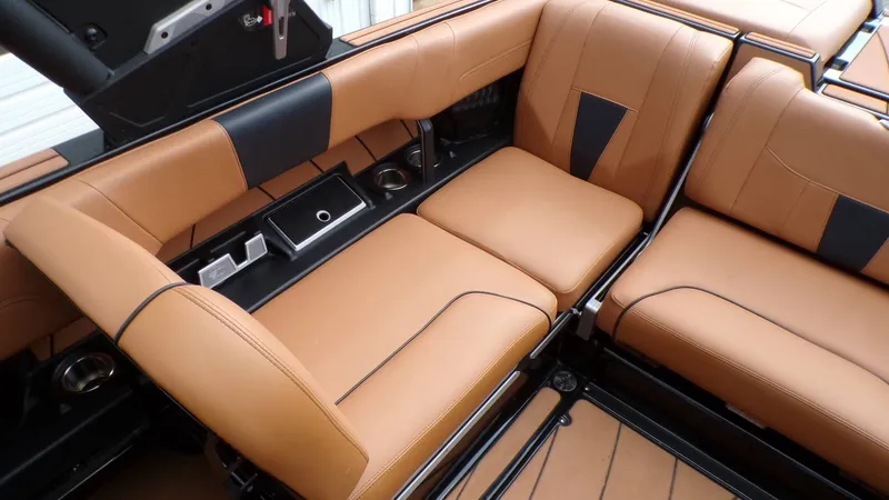 Slide: The Image of Malibu Wakesetter 23 LSV 2023 - 9