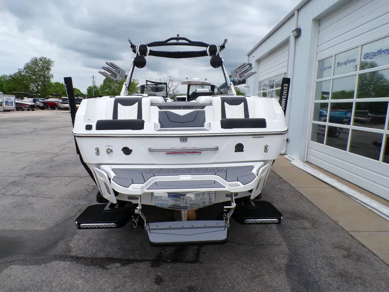 Slide: The Image of Malibu Wakesetter 25LSV 2025 - 6