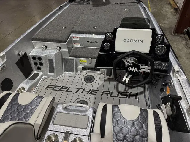 Slide: The Image of Bass Cat Cougar FTD 20 W/Yamaha 250 "SHO" 2026 - 9