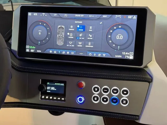 Slide: The Image of Montara SURF BOSS EVO SL 25' 2026 - 17