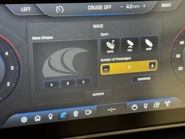 Slide: The Image of Montara SURF BOSS EVO SL 25' 2026 - 19