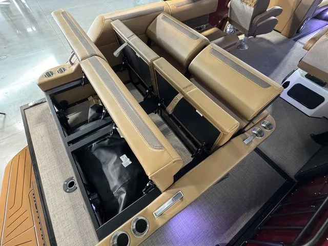 Slide: The Image of Montara SURF BOSS EVO SL 25' 2026 - 24