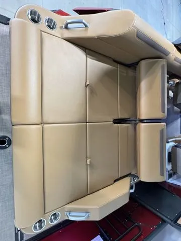 Slide: The Image of Montara SURF BOSS EVO SL 25' 2026 - 25