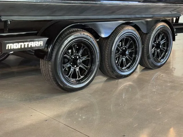 Slide: The Image of Montara SURF BOSS EVO SL 25' 2026 - 6