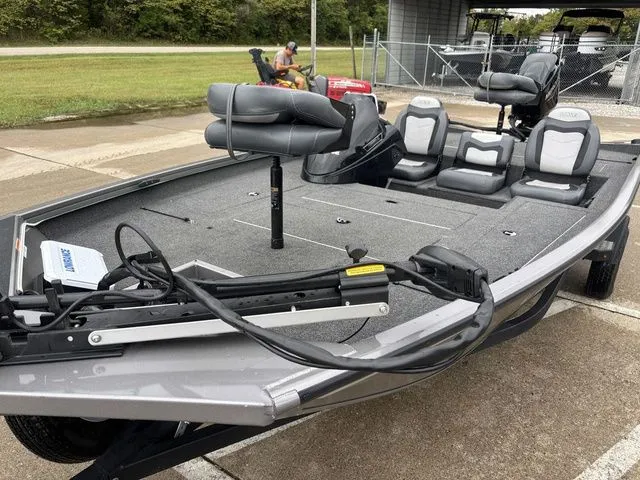 Slide: The Image of Lowe Stinger 175C 2020 - 14