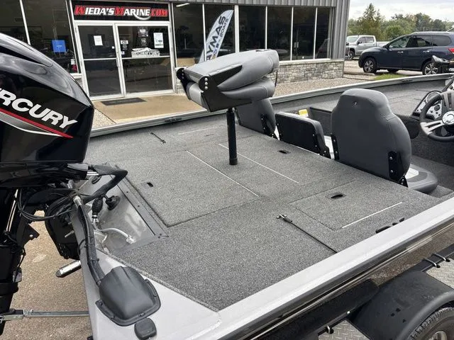 Slide: The Image of Lowe Stinger 175C 2020 - 4