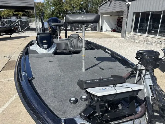 Slide: The Image of Skeeter ZXR20 2023 - 12