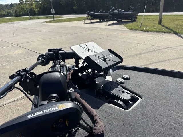 Slide: The Image of Skeeter ZXR20 2023 - 16