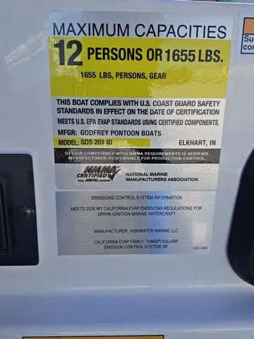 Slide: The Image of Hurricane SunDeck Sport 201 IO 2026 - 13