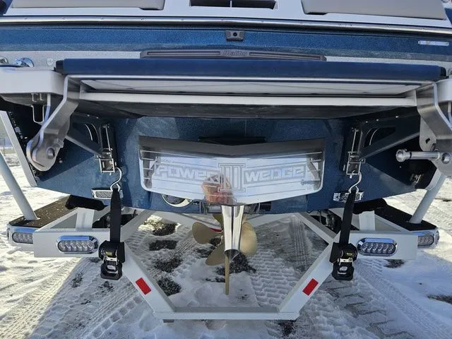 Slide: The Image of Malibu Wakesetter 23 MXZ 2026 - 6