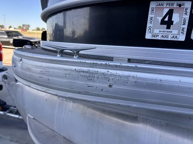 Slide: The Image of Sun Tracker Fishin' Barge 20 DLX 2017 - 10