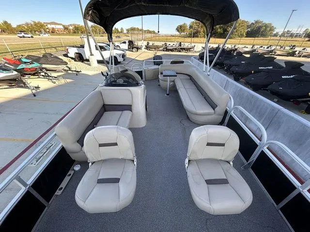 Slide: The Image of Sun Tracker Fishin' Barge 20 DLX 2017 - 11