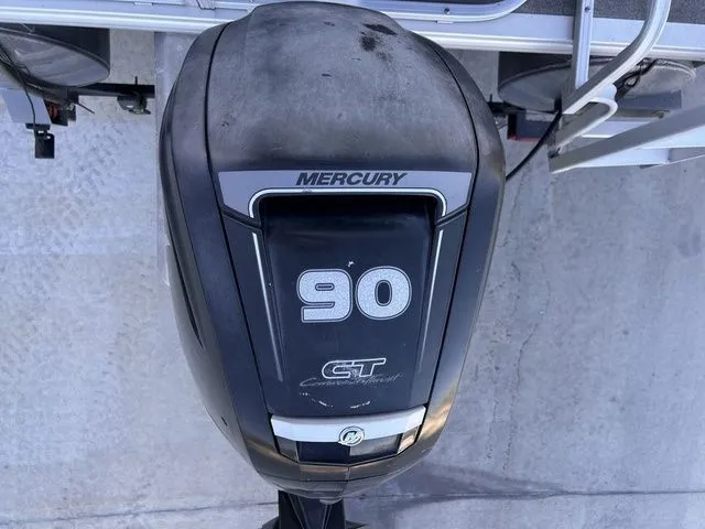 Slide: The Image of Sun Tracker Fishin' Barge 20 DLX 2017 - 16