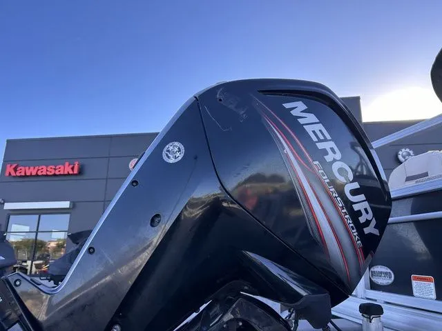 Slide: The Image of Sun Tracker Fishin' Barge 20 DLX 2017 - 6