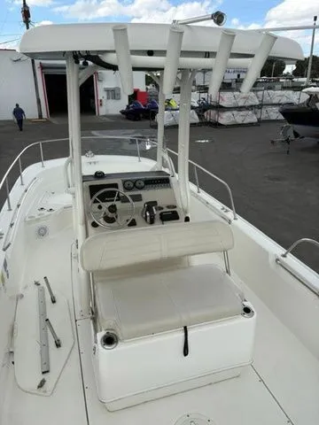 Slide: The Image of Boston Whaler 210 Montauk 2021 - 3